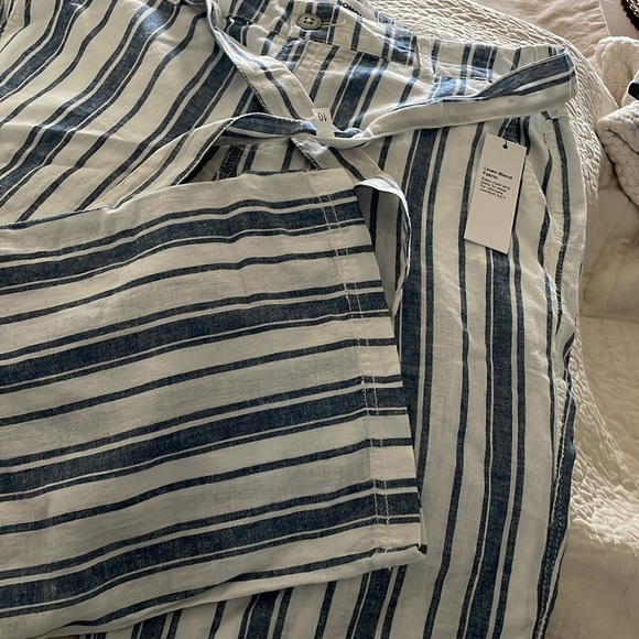NWT wide Leg stripped crop pants - Picture 2 of 8